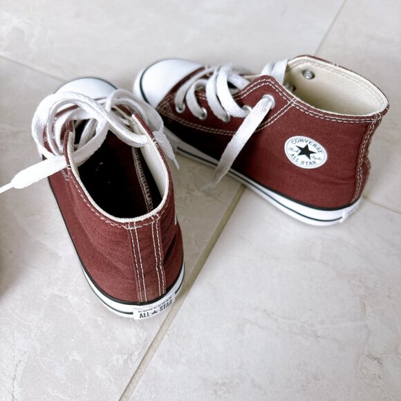 SMALL KIDS SIZE 10 CONVERSE AND ADIDAS, PRICE FOR BOTH - Picture 3 of 10